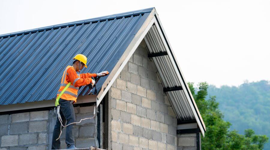Professional metal roof installation in Oxford, MI